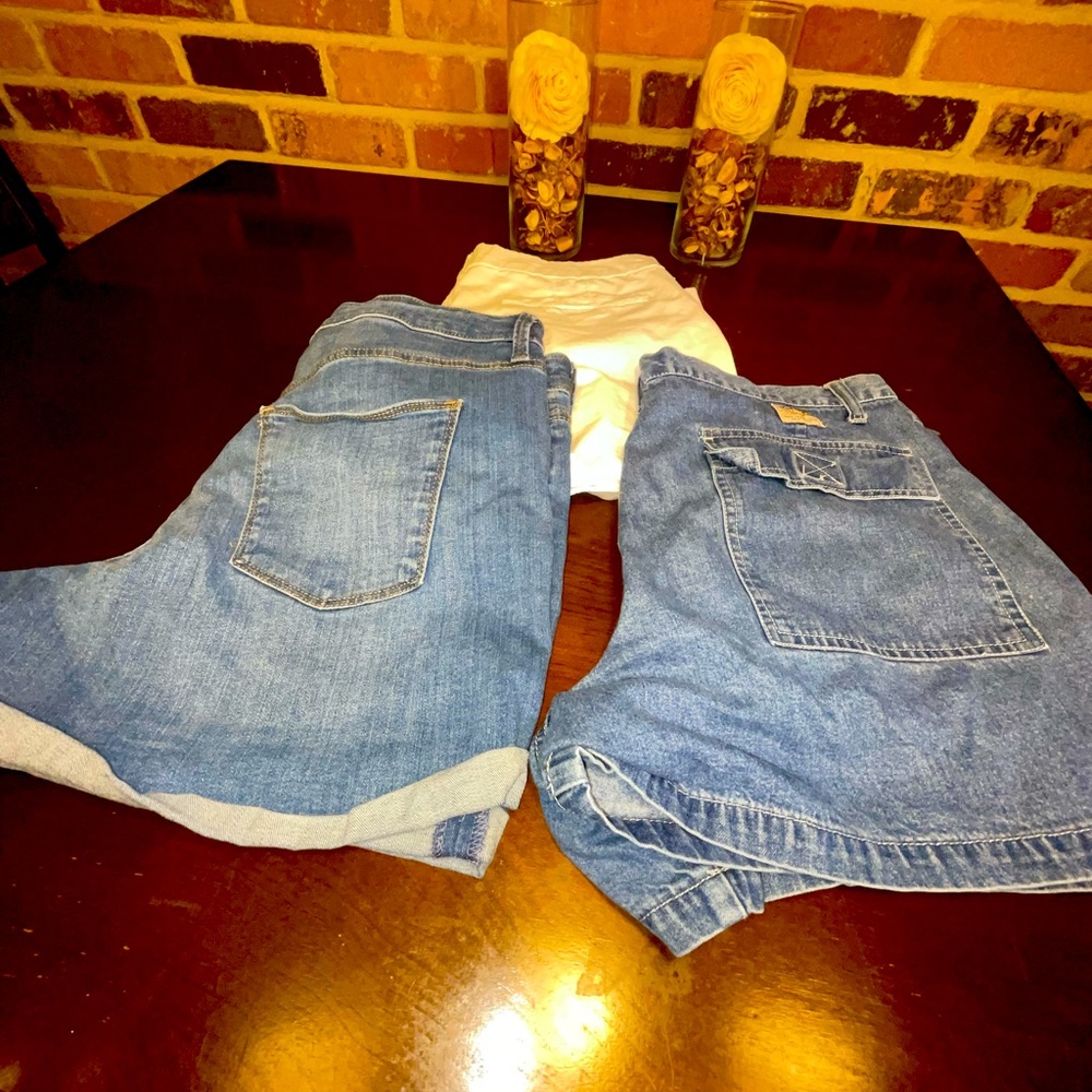 🔥Bundle Alert (3) Pairs of Summer Shorts,(2) Old Navy (1) Universal Thread Sz14